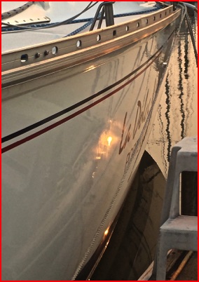 Hunter 30 Sailboat treated with SIMIPLY BRILLIANT Superwax™